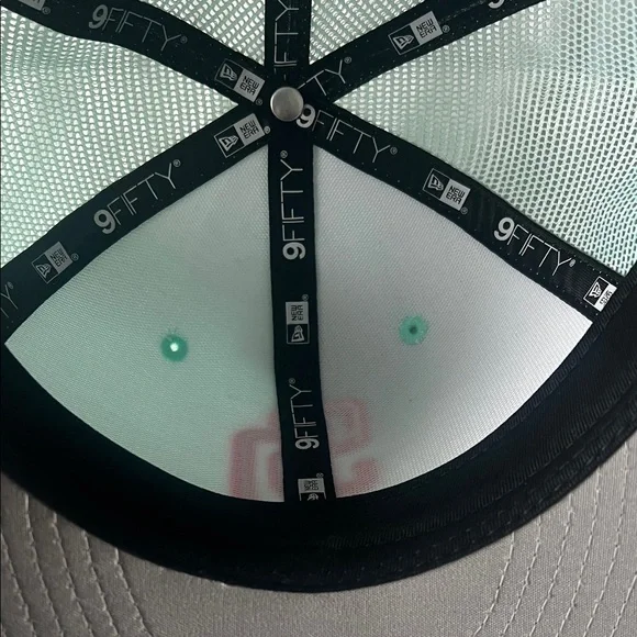 San Diego Padres City Connect -Mint Green Cap with Pink Logo - Picture 6 of 10